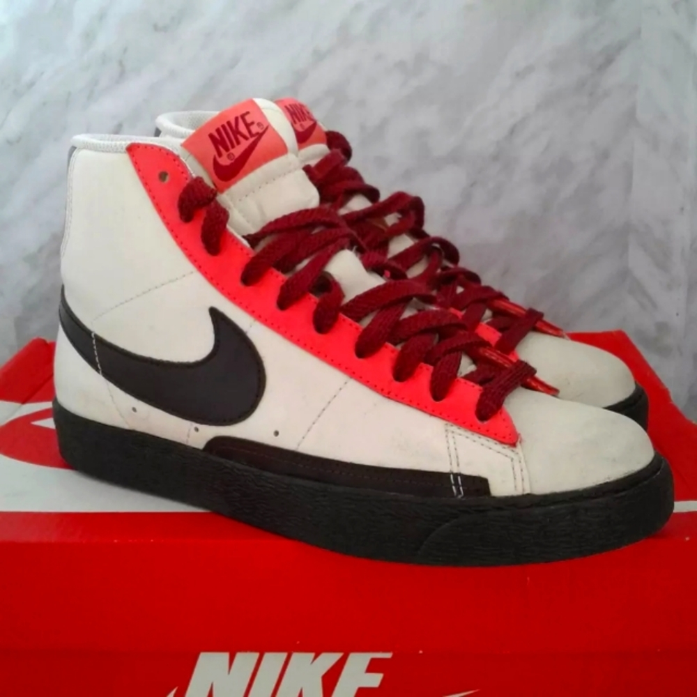 Nike Blazer High Womens Valentine Love Pack Size 7 Sail Dark Cinder 317808-121
